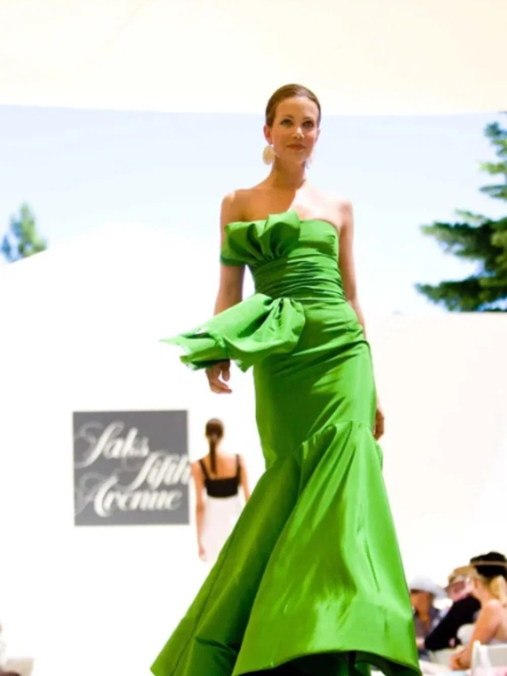 Oscar de la Renta - Green Formal Gown (Size 8 / Medium)